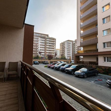 Yan Apartment - Near Mall & Free Private Parking Brasov Exterior photo