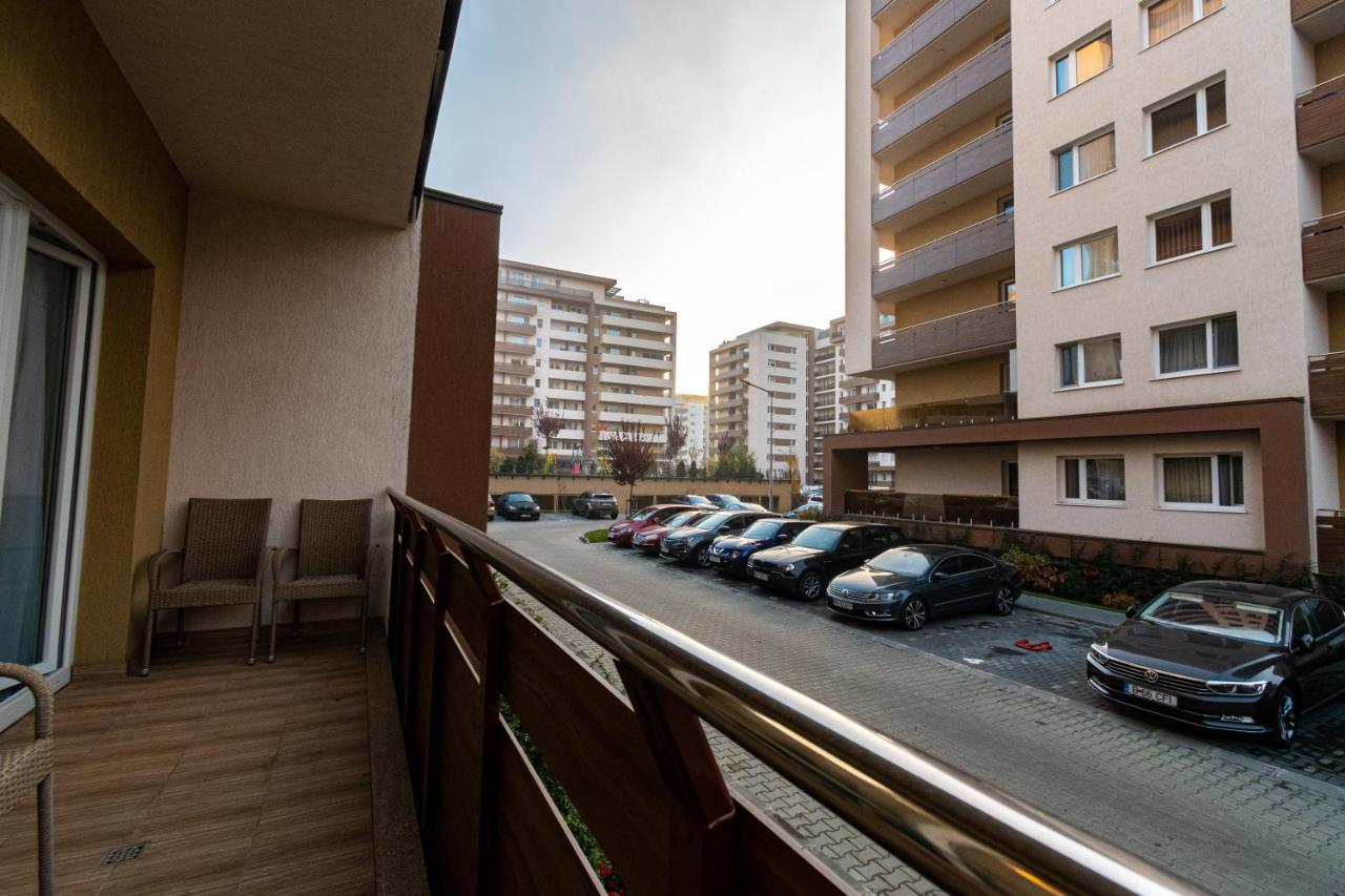 Yan Apartment - Near Mall & Free Private Parking Brasov Exterior photo